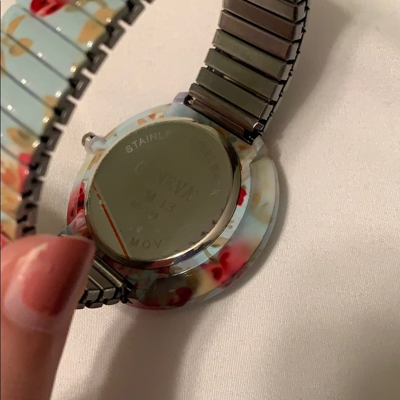 Watch - Picture 4 of 4